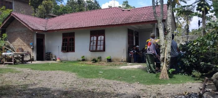 tiga_korban_laka_bus_als_asal_sipolha_dimakamkan_terpisah_suasana_duka_menyelimuti_kampung_halaman