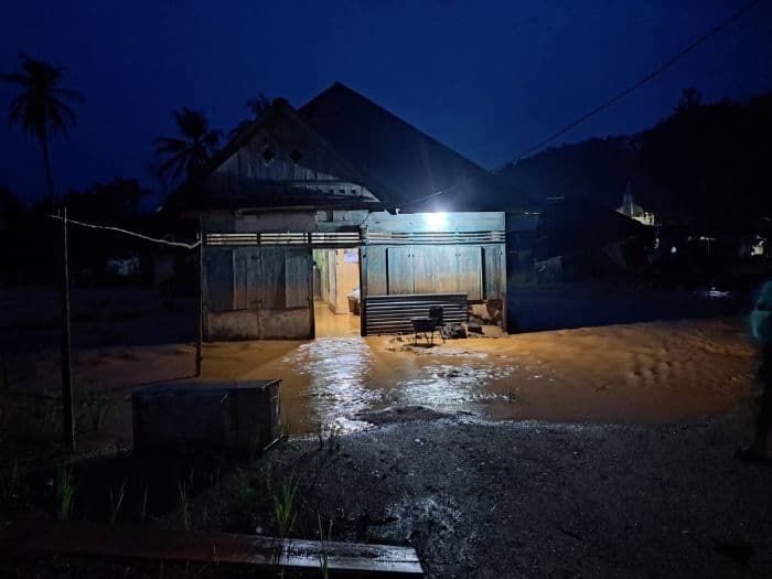 banjir_merendam_tukka_warga_kembali_mengungsi