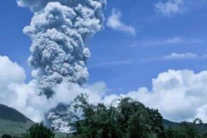 gunung_dukono_di_halmahera_utara_erupsi_dua_orang_meninggal