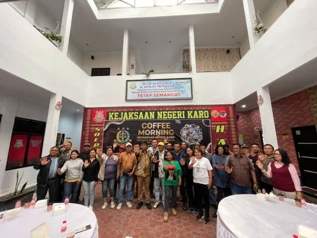 kajari_karo_dorong_wartawan_tetap_kompak_dan_kritis