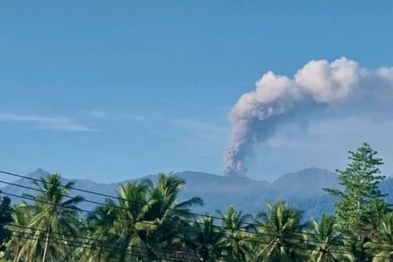 lima_pendaki_lukaluka_akibat_erupsi_gunung_dukono