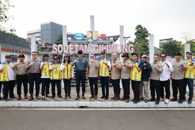 normalisasi_sungai_ciliwung_sudah_52_persen