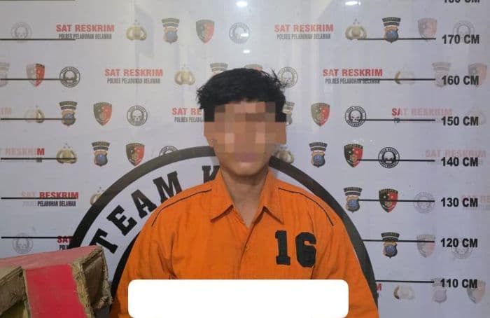 polisi_tangkap_pelaku_pembakaran_rumah_pakai_bom_molotov_di_medan_belawan