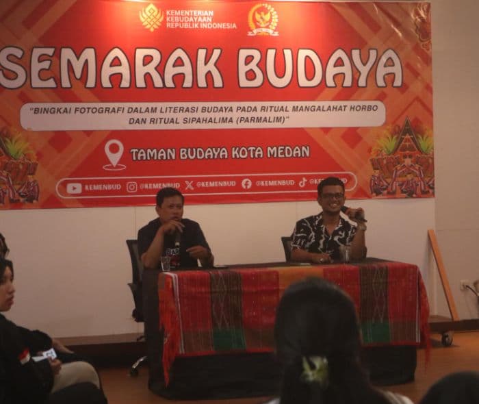 puluhan_mahasiswa_antusias_ikuti_literasi_visual_budaya_sipaha_lima_dan_mangalahat_horbo