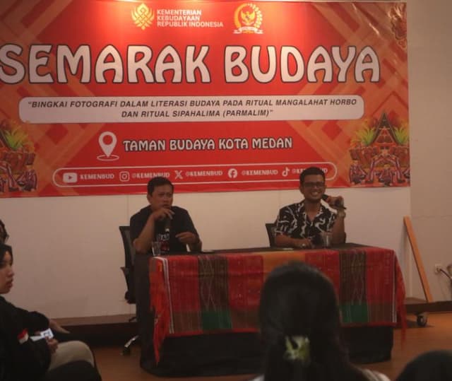 puluhan_mahasiswa_antusias_ikuti_literasi_visual_budaya_sipaha_lima_dan_mangalahat_horbo