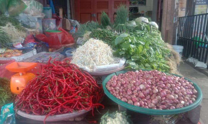 turun_rp5000_harga_cabai_merah_keriting_di_toba_dijual_rp30000_per_kilogram