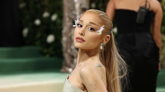 ariana_grande_resmi_kembali_usai_7_tahun_hiatus_lewat_eternal_sunshine_tour