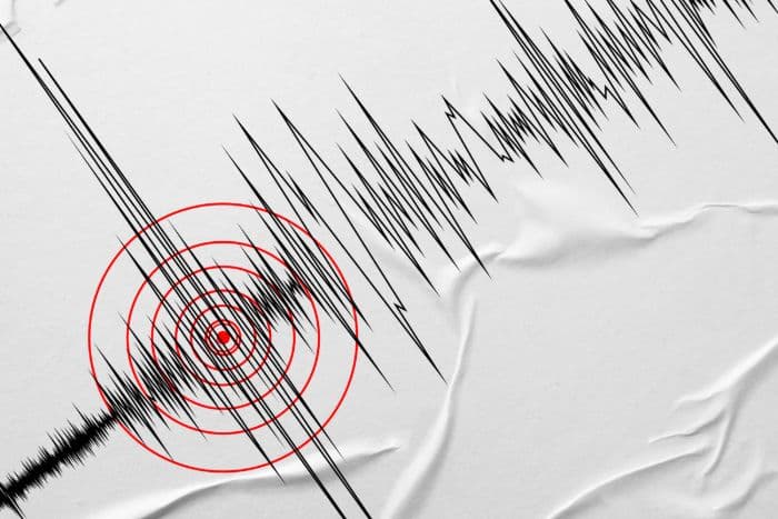 bmkg_keluarkan_peringatan_dini_tsunami_usai_gempa_magnitudo_77_di_barat_laut_tahuna_sulawesi_utara