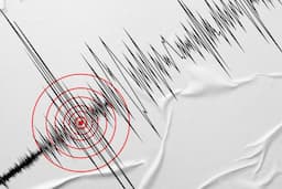 bmkg_keluarkan_peringatan_dini_tsunami_usai_gempa_magnitudo_77_di_barat_laut_tahuna_sulawesi_utara
