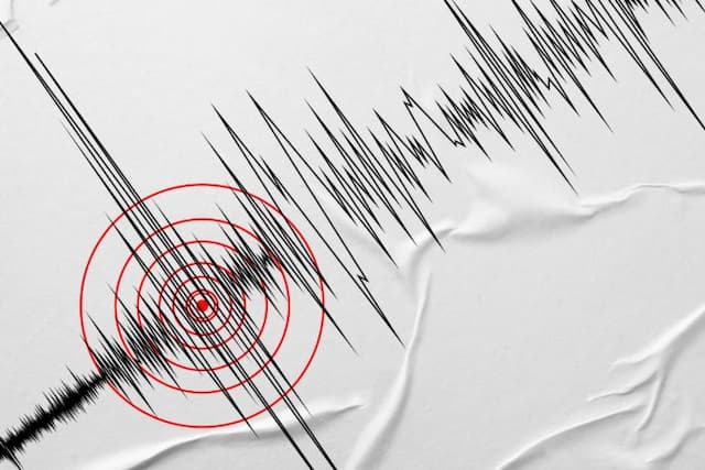bmkg_keluarkan_peringatan_dini_tsunami_usai_gempa_magnitudo_77_di_barat_laut_tahuna_sulawesi_utara