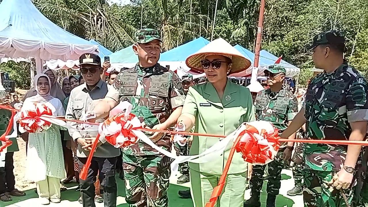 kasad_jenderal_tni_maruli_simanjuntak_resmikan_jembatan_di_desa_lubuk_ampolu