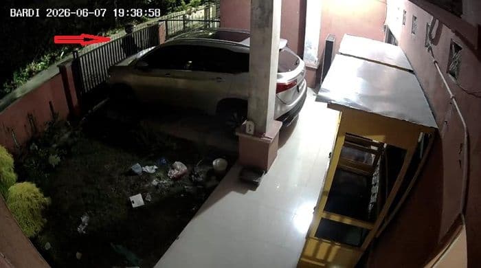 motor_karyawati_kontraktor_raib_digasak_maling_di_padang_bulan_aksi_pelaku_terekam_cctv