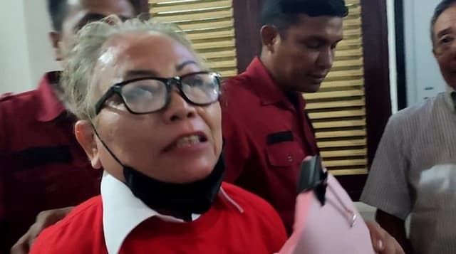dituntut_hukuman_mati_atas_kasus_pembunuhan_suami_tiromsi_sitanggang_saya_sangat_bahagia