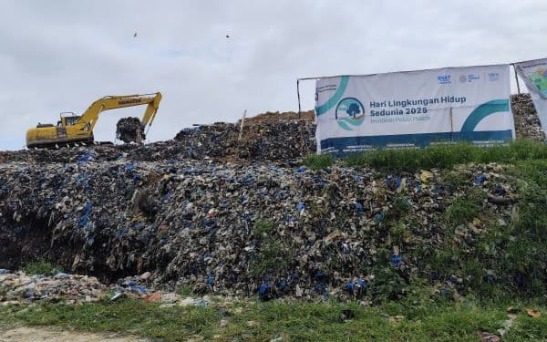 dlh_klaim_sampah_di_tpa_siantar_menurun_investasi_malaysia_masih_tertunda