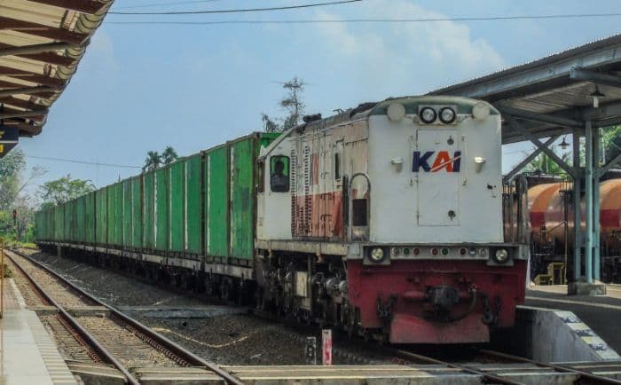 angkutan_barang_kai_divre_i_sumut_tumbuh_8_persen_pada_semester_i_2026_