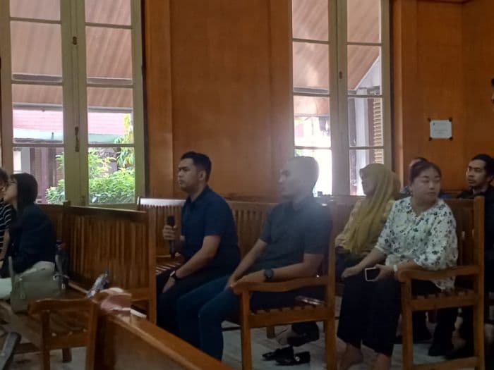 hakim_pn_medan_perintahkan_jpu_panggil_paksa_baron_dan_iskandar_di_sidang_kasus_korupsi_smartboard
