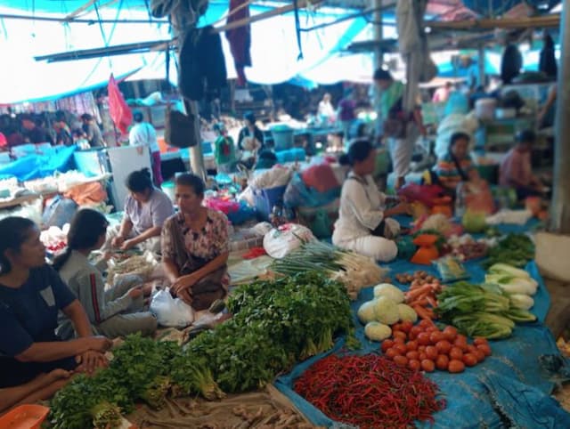 harga_bahan_pokok_di_pasar_pangururan_samosir_berfluktuasi