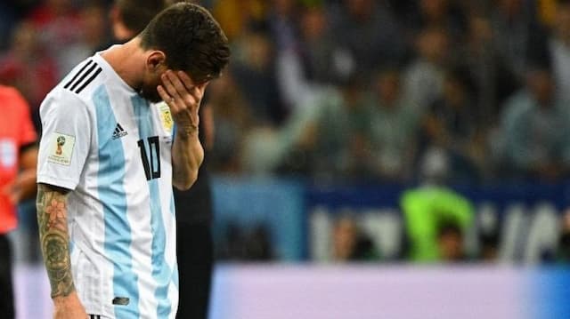 lionel_messi_nangis_usai_argentina_masuk_perempat_final