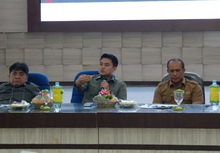 pimpinan_dprd_sumut_pastikan_pembangunan_infrastruktur_di_langkat_tetap_berjalan