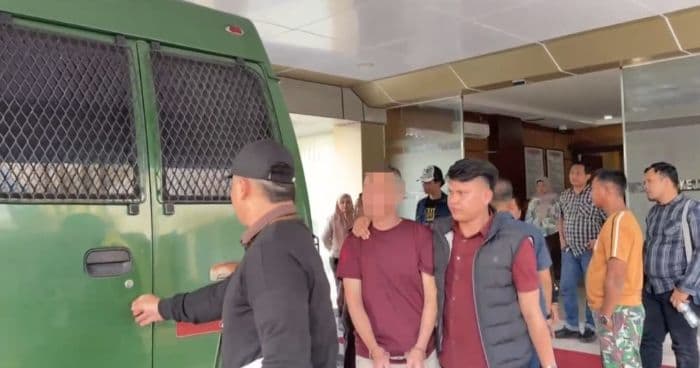 sidong_akhirnya_ditangkap_kejari_di_binjai_super_mall
