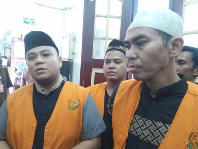 terdakwa_korupsi_dana_bos_mas_farhan_syarif_hidayah_sunggal_minta_keadilan