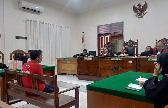 tuntutan_eks_sopir_hakim_pn_medan_dalam_kasus_bakar_rumah_dan_curi_emas_kembali_ditunda