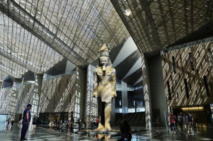 museum_agung_mesir_dibuka_1_november_2025_pamerkan_57000_artefak