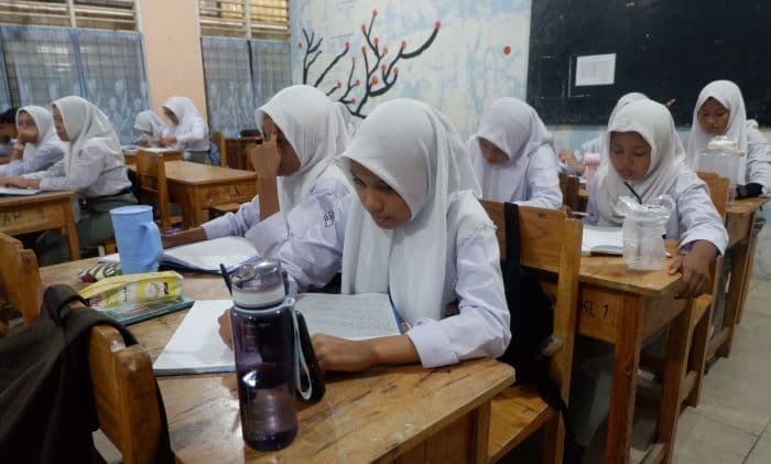siswa_keluhkan_sekolah_lima_hari_jam_belajar_panjang_jadwal_bimbel_berantakan