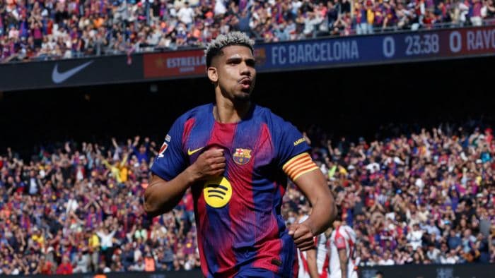 liverpool_bikin_kejutan_ronald_araujo_tibatiba_merapat_dari_barcelona