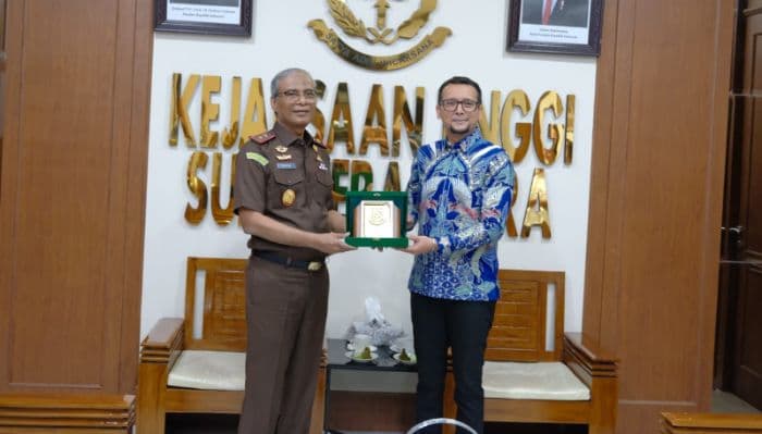 wujudkan_tata_kelola_pemerintahan_yang_baik_bupati_labusel_sambangi_kejatisu