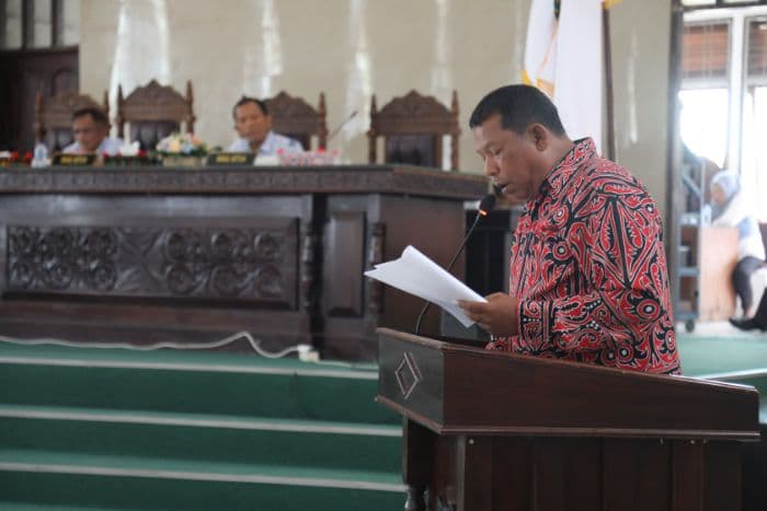 dprd_siantar_setujui_ranperda_insentif_guru_keagamaan_dan_perlindungan_tenaga_kerja_lokal