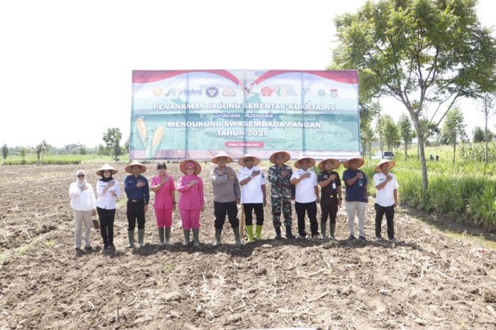 dukung_ketahanan_pangan_polres_langkat_siapkan_satu_hektar_lahan_tanam_jagung