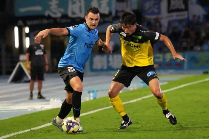 kawasaki_frontale_vs_kashiwa_reysol_duel_panas_semifinal_piala_liga_jepang_2025