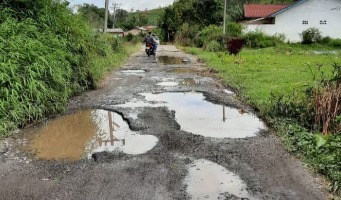 perbaikan_jalan_rusak_diprioritaskan_di_simalungun_disesuaikan_dengan_skala_kebutuhan