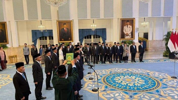 presiden_prabowo_lantik_10_duta_besar_dan_1_wakil_dubes_ri_ini_daftarnya_