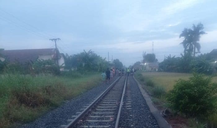pria_tewas_tertabrak_ka_medanbinjai_di_sunggal