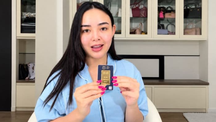 amanda_manopo_dapat_kado_emas_500_gram_dari_kenny_austin_nilainya_satu_miliar_lebih_