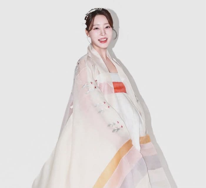 go_woori_eks_rainbow_melahirkan_anak_pertama