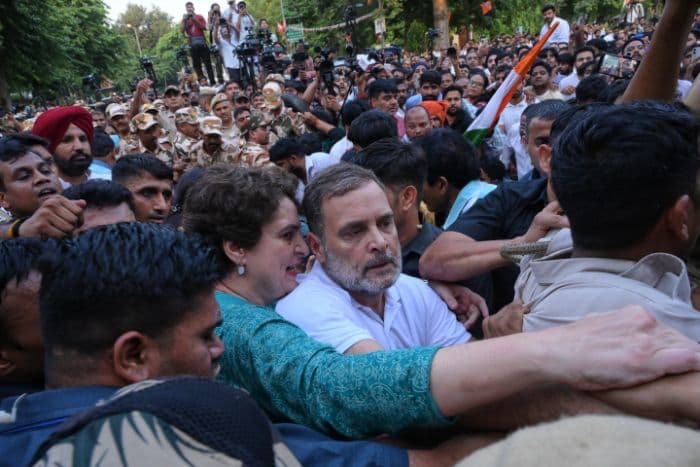pemimpin_oposisi_india_rahul_gandhi_kembali_ditahan_saat_protes_revisi_daftar_pemilih