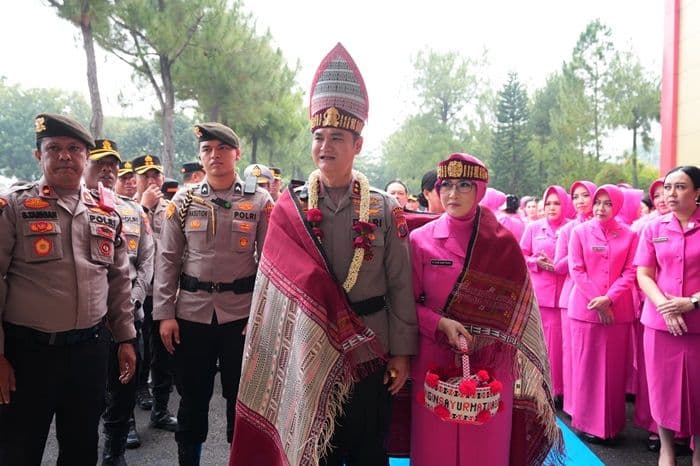 resmi_jabat_kapolda_sumut_irjen_sonny_irawan_kita_hadir_untuk_melayani_masyarakat_
