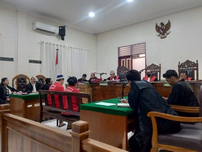 tipu_investasi_wood_pellet_rp12_miliar_dua_terdakwa_di_medan_divonis_1_tahun_penjara_