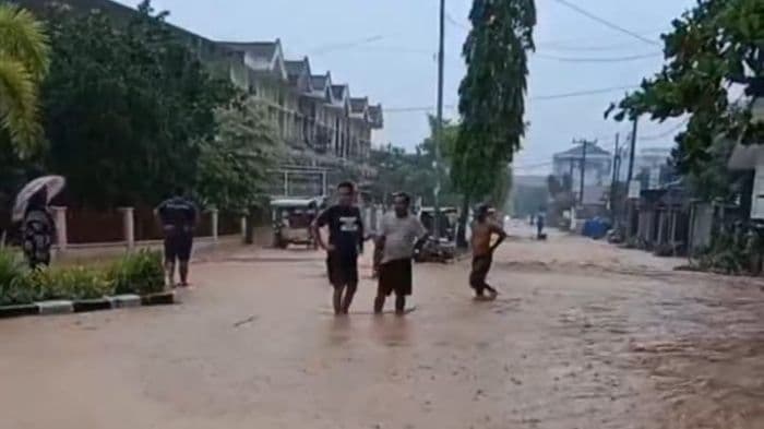 diguyur_hujan_semalaman_tapteng_dan_sibolga_kembali_dilanda_banjir