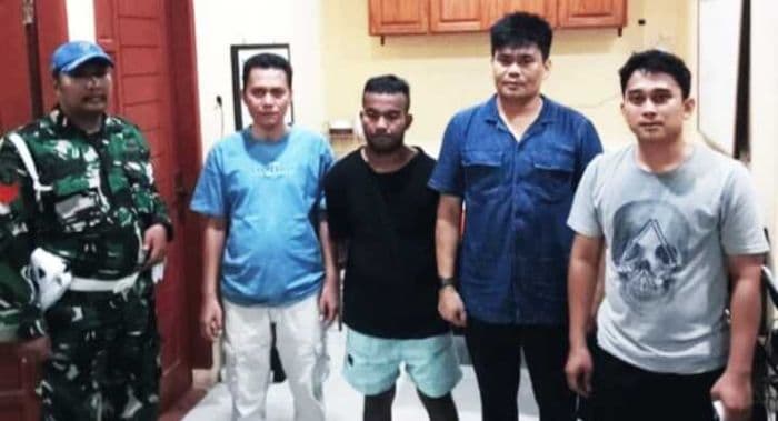 lawan_petugas_pengedar_sabu_berhasil_dibekuk_intel_kodim_0204ds
