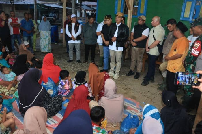 tapsel_perpanjang_tanggap_darurat_enam_desa_di_marancar_masih_terisolasi