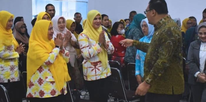 bupati_deli_serdang_beri_sanksi_jika_penanganan_ibu_dan_bayi_masih_terlambat