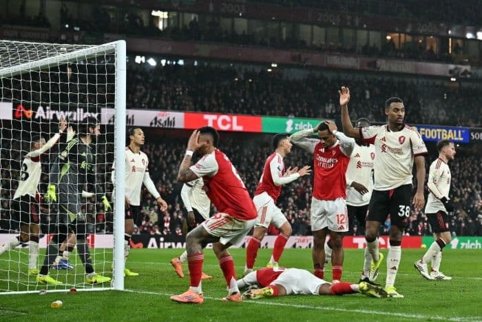 hasil_premier_league_ketika_the_reds_redam_ledakan_meriam_london_arsenal_vs_liverpool_00