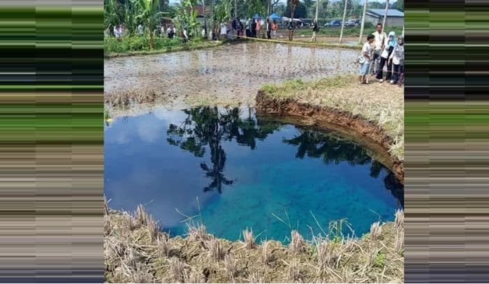 sinkhole_muncul_di_limapuluh_kota_sumatera_barat_fakta_mengejutkan_penyebab_ilmiah_dan_peringatan_pakar