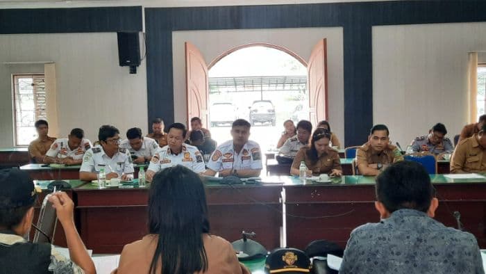 kir_resmi_gratis_dprd_simalungun_pertanyakan_praktik_berbayar_di_lapangan