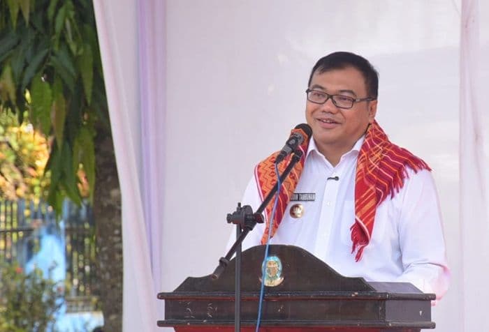 siswa_smp_di_deli_serdang_diduga_merokok_bupati_minta_sanksi_tegas