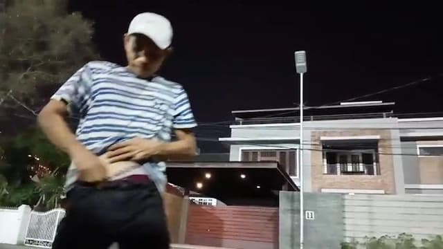 viral_pria_ngaku_petugas_parkir_di_medan_tantang_warga_dan_pamer_alat_vital